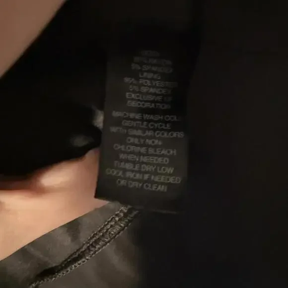 White House Black Market Black Sleeveless Blouse Size L - Picture 3 of 5